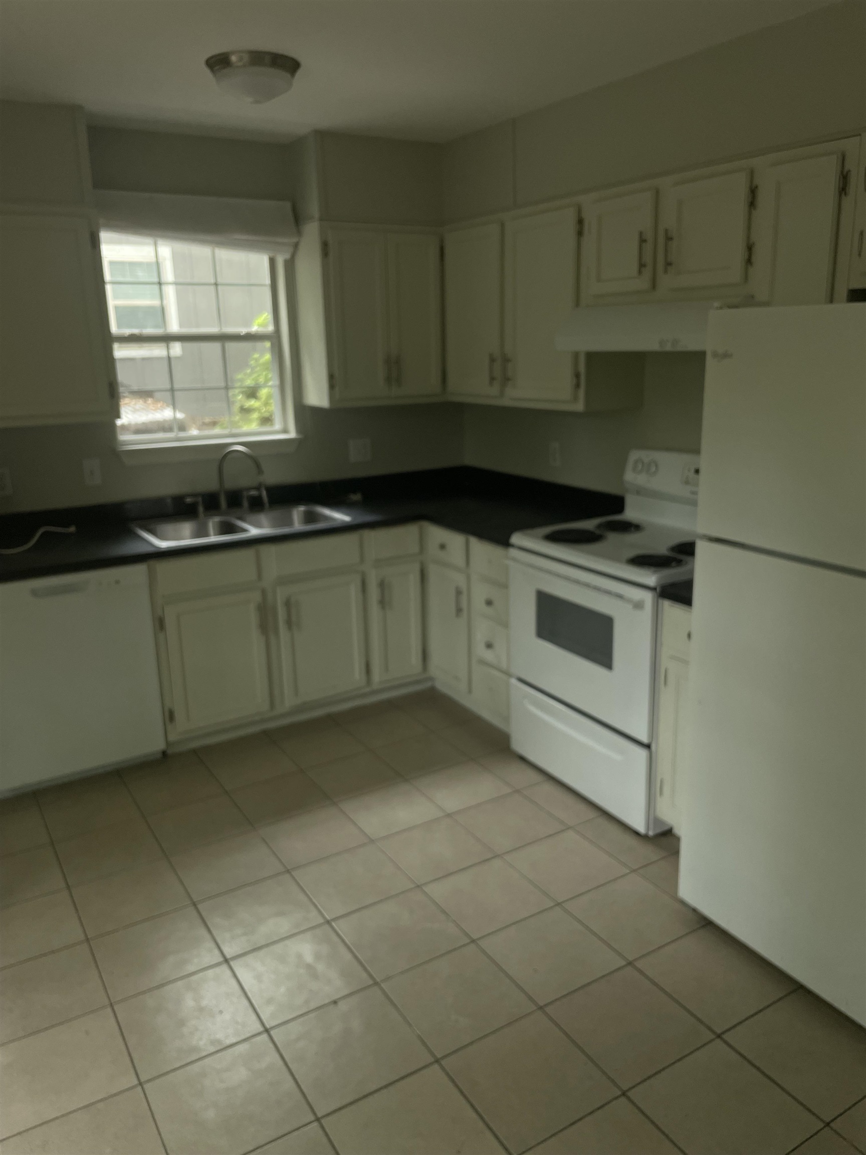 53 Brown Street Fairhope, AL 36532 - Photo 3 of 5 Kitchen