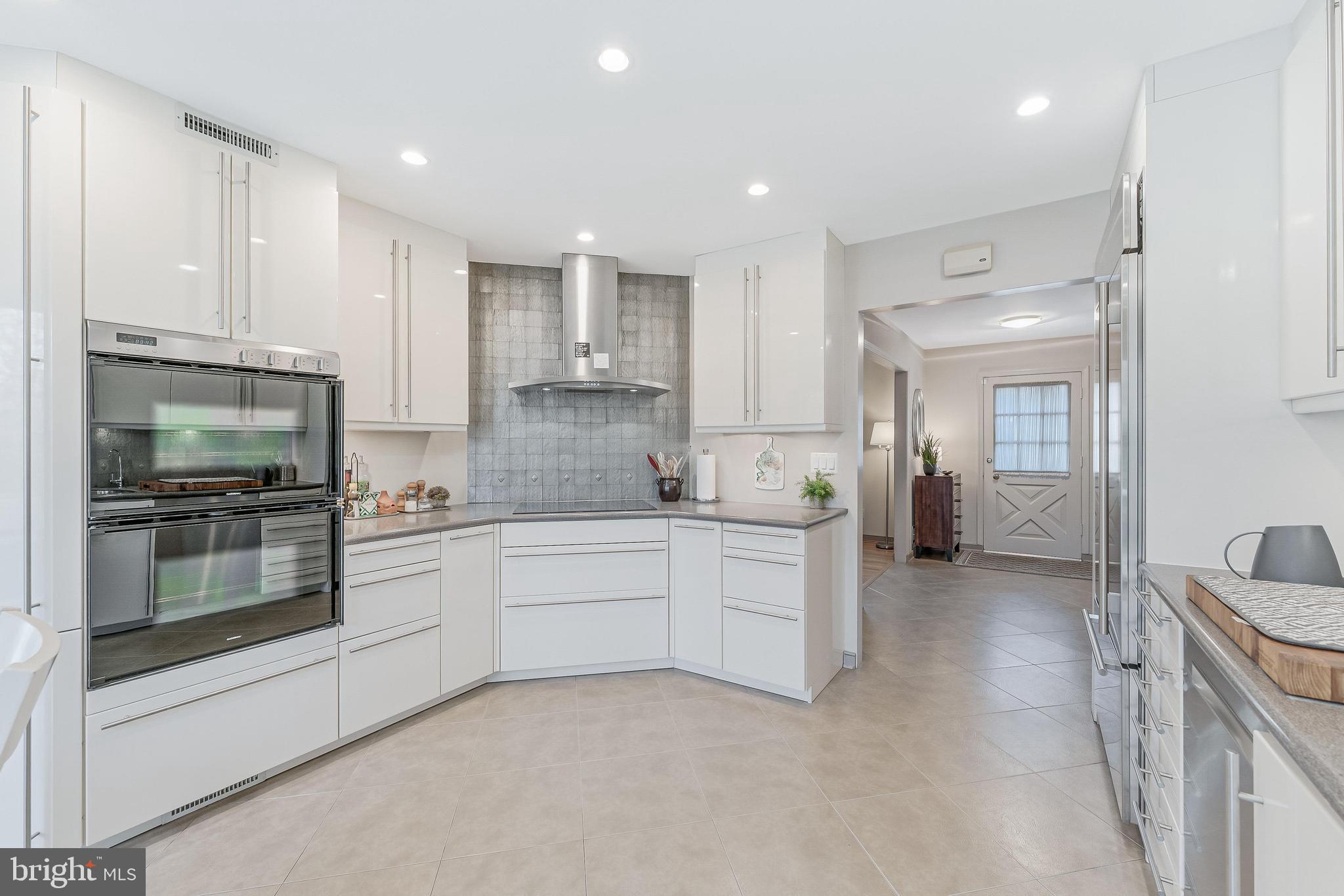 9908 Carter Road Bethesda, MD 20817 - Photo 13 of 51