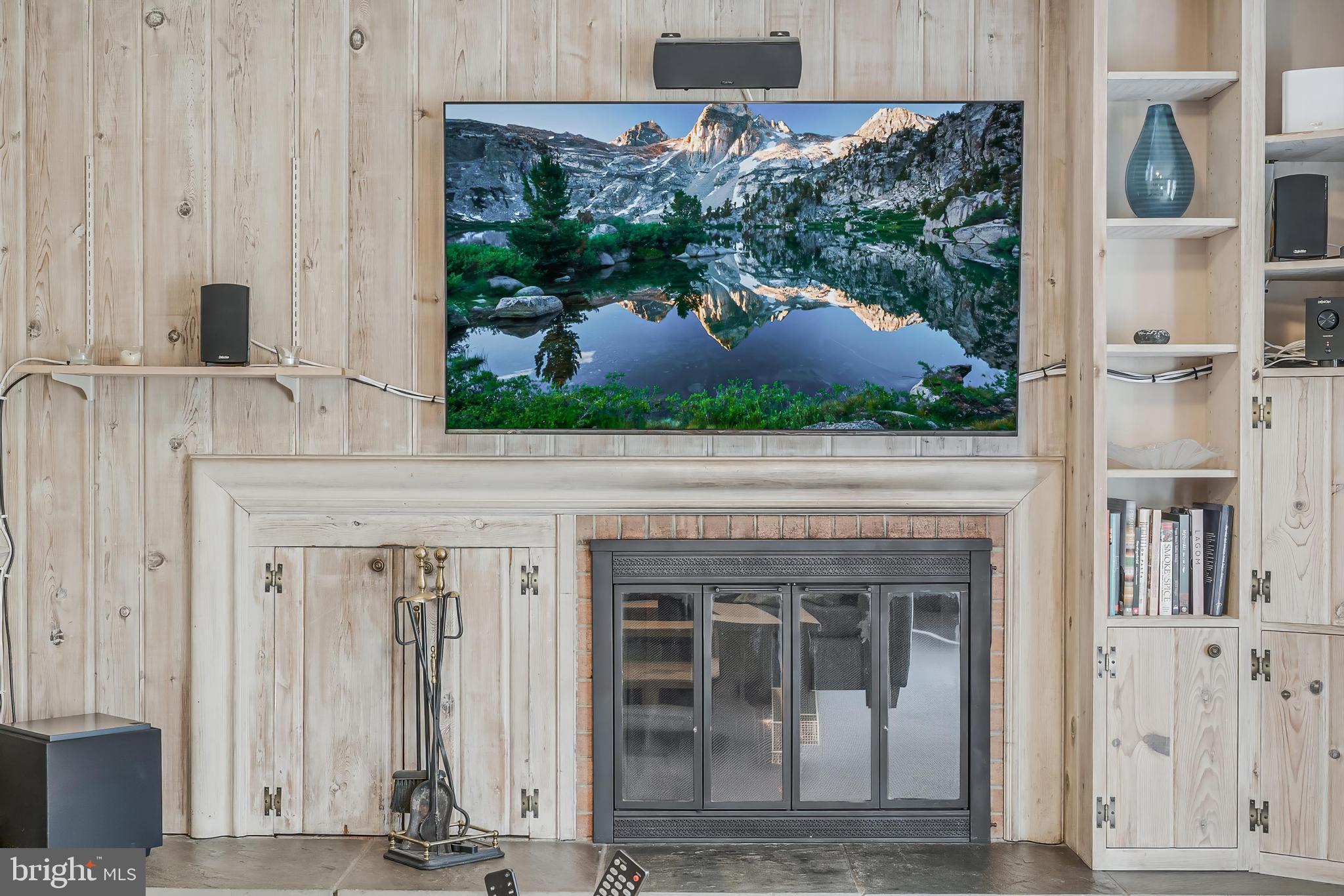 9908 Carter Road Bethesda, MD 20817 - Photo 22 of 51 Wood-burning fireplace