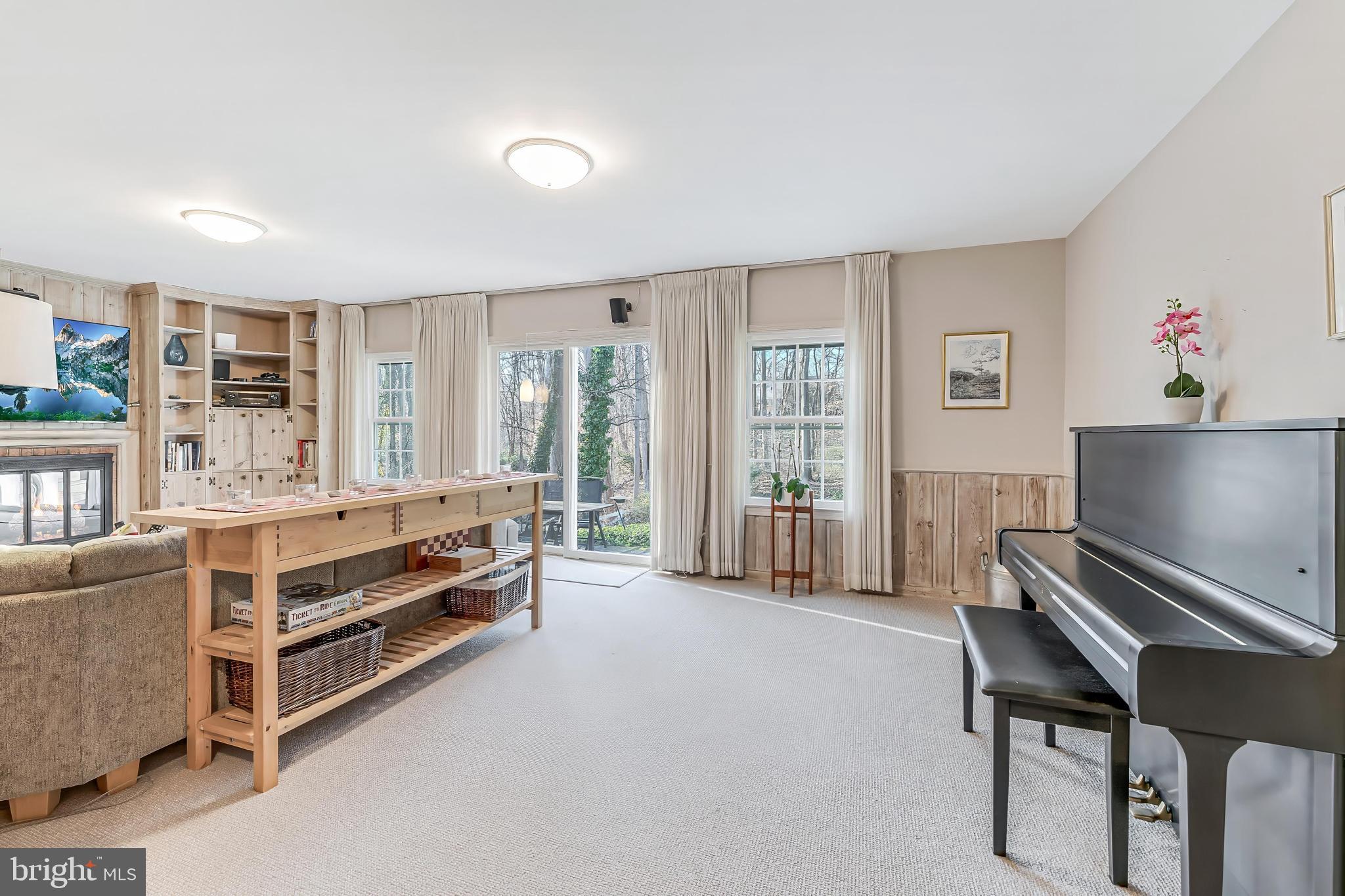 9908 Carter Road Bethesda, MD 20817 - Photo 23 of 51 Sliding doors to multi-tiered deck