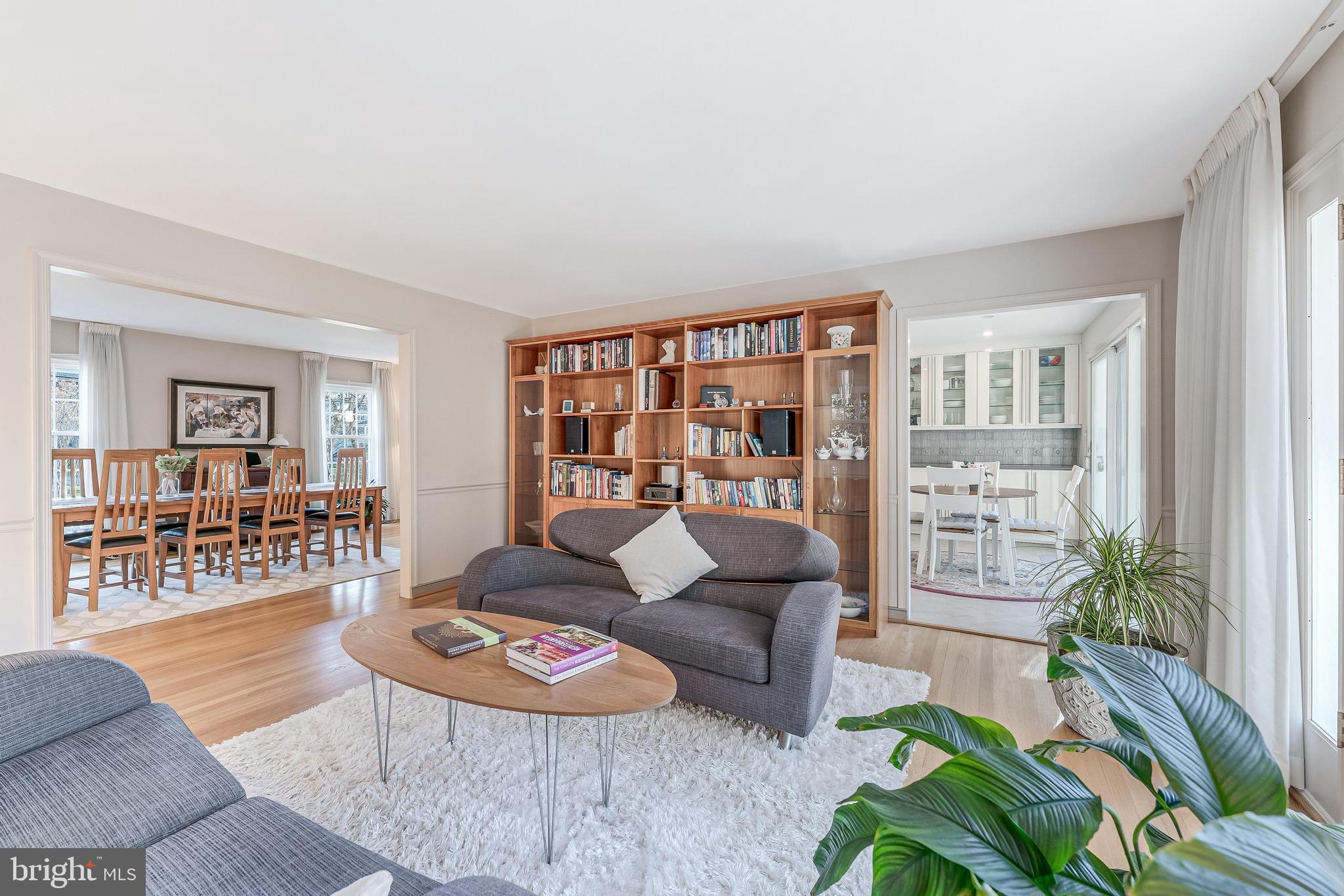 9908 Carter Road Bethesda, MD 20817 - Photo 9 of 51 Direct access to kitchen