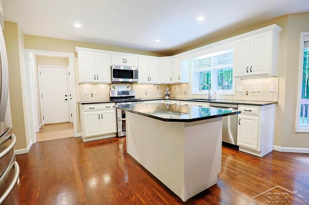 5407 Stone Ridge Drive Midland, MI 48640 - Photo 15 of 59 Gallery Image 15