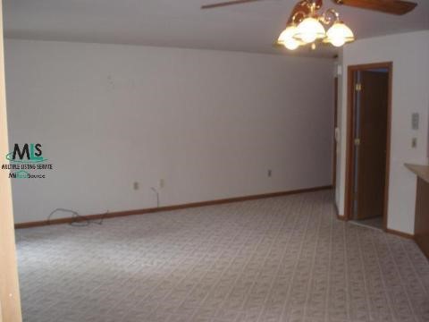 33831 Hooker Road New Baltimore, MI 48047 - Photo 6 of 12 180881-5.JPG