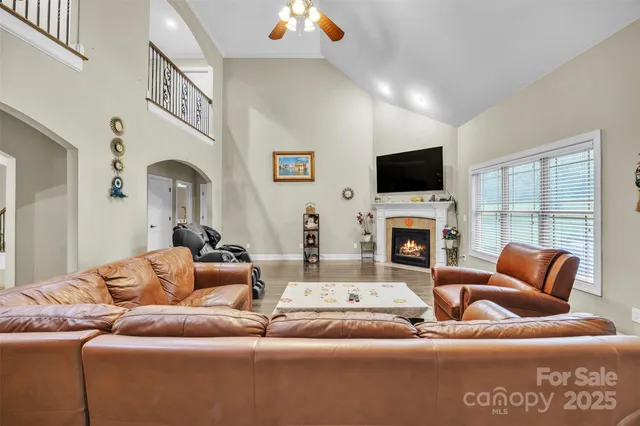 $809,000 | 1163 Willow Creek Drive, Newton, NC 28658