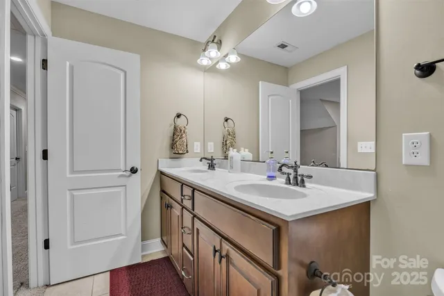 $809,000 | 1163 Willow Creek Drive, Newton, NC 28658