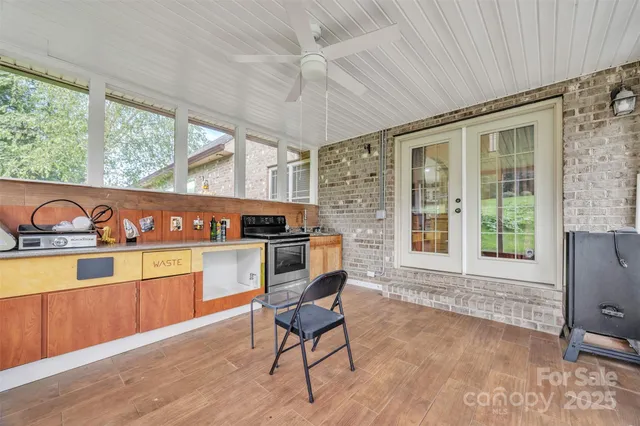 $809,000 | 1163 Willow Creek Drive, Newton, NC 28658