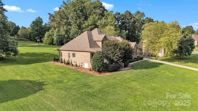 $809,000 | 1163 Willow Creek Drive, Newton, NC 28658