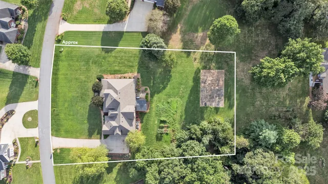 $809,000 | 1163 Willow Creek Drive, Newton, NC 28658