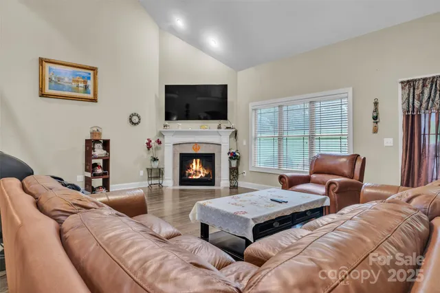 $809,000 | 1163 Willow Creek Drive, Newton, NC 28658