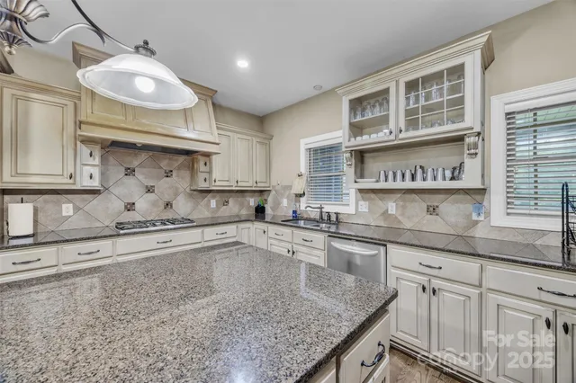 $809,000 | 1163 Willow Creek Drive, Newton, NC 28658