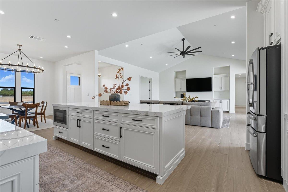 605 South Anderson Road Exeter, CA 93221 - Photo 25 of 81 Kitchen