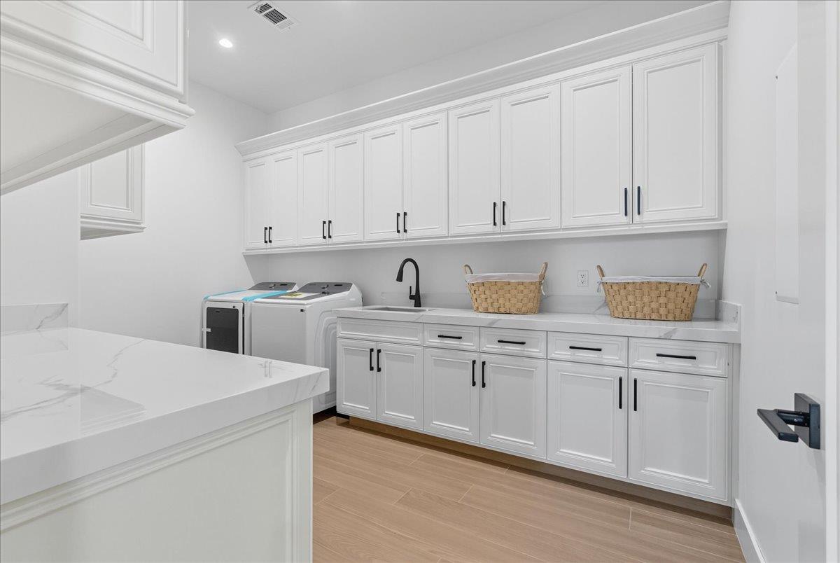 605 South Anderson Road Exeter, CA 93221 - Photo 45 of 81 Laundry Room