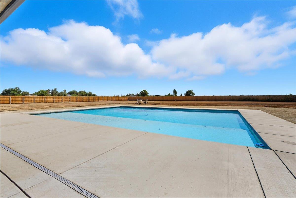 605 South Anderson Road Exeter, CA 93221 - Photo 58 of 81 Pool