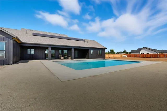 $1,499,000 | 605 South Anderson Road, Exeter, CA 93221