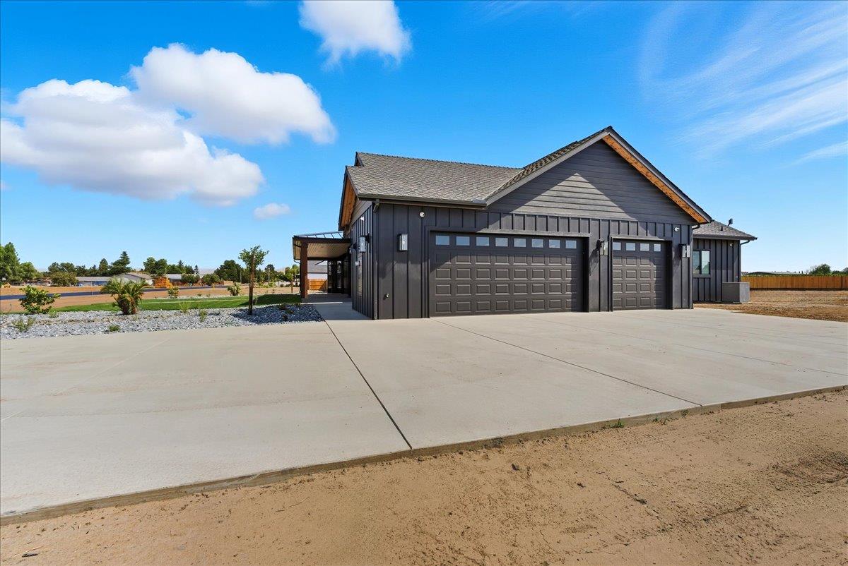 605 South Anderson Road Exeter, CA 93221 - Photo 6 of 81 Front