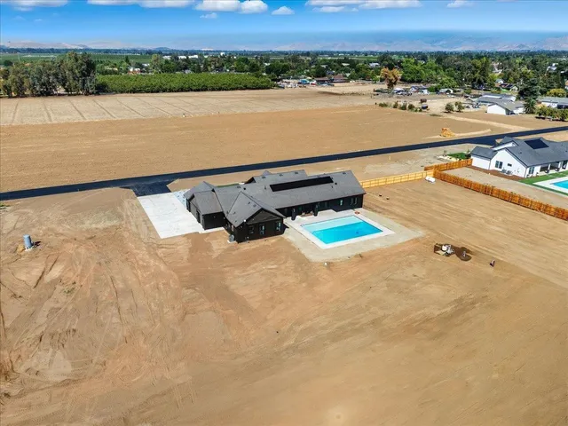 $1,499,000 | 605 South Anderson Road, Exeter, CA 93221