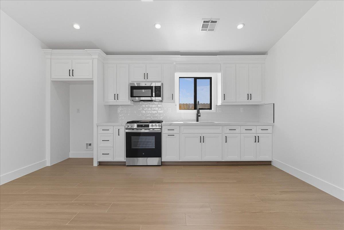 605 South Anderson Road Exeter, CA 93221 - Photo 73 of 81 Guest House - Kitchen