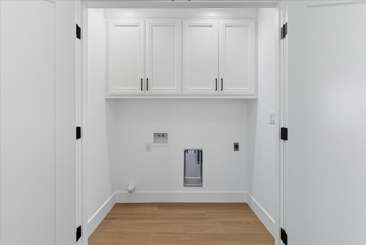 605 South Anderson Road Exeter, CA 93221 - Photo 81 of 81 Guest House Laundry