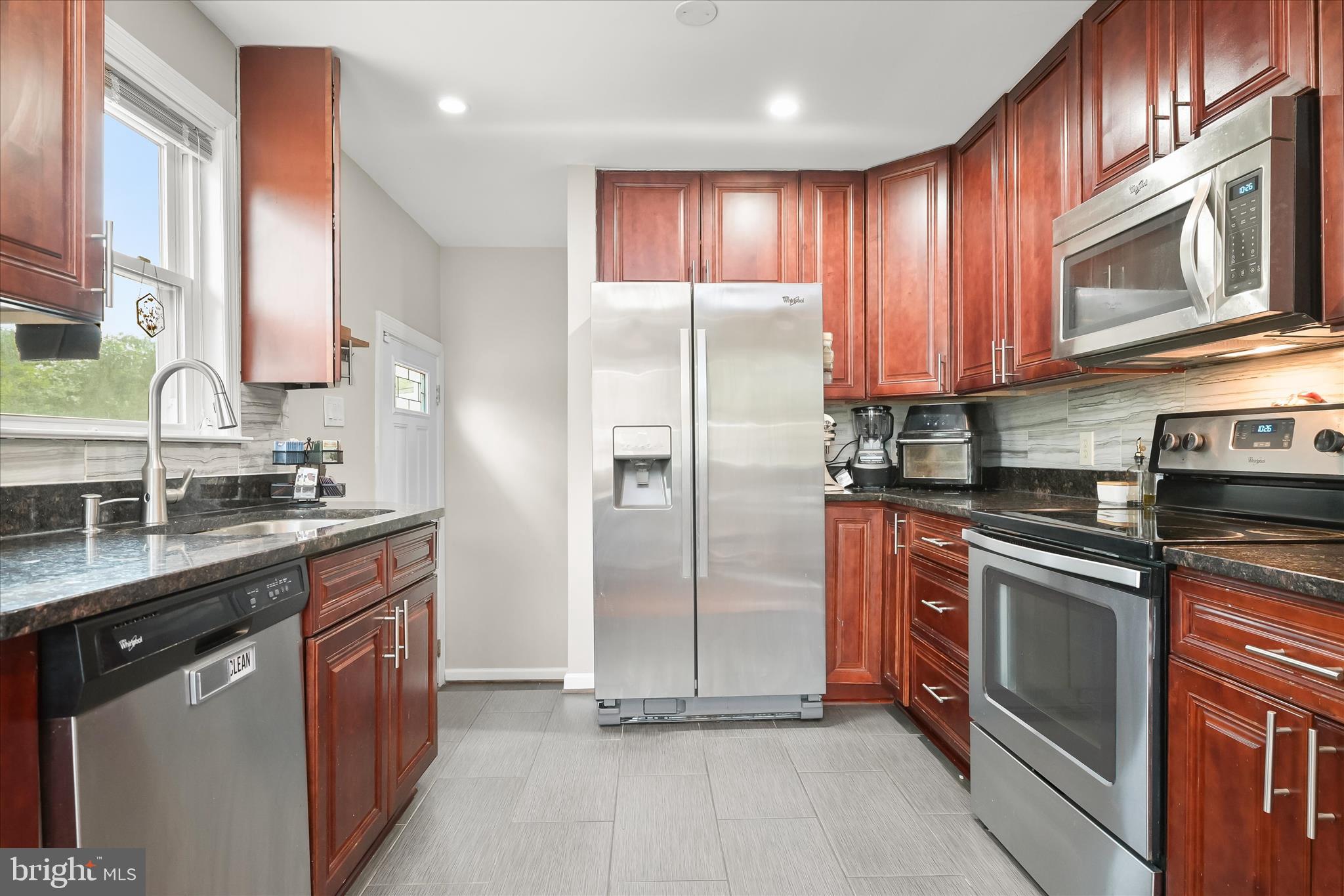 7403 Locust Drive Hanover, MD 21076 - Photo 12 of 43 Kitchen