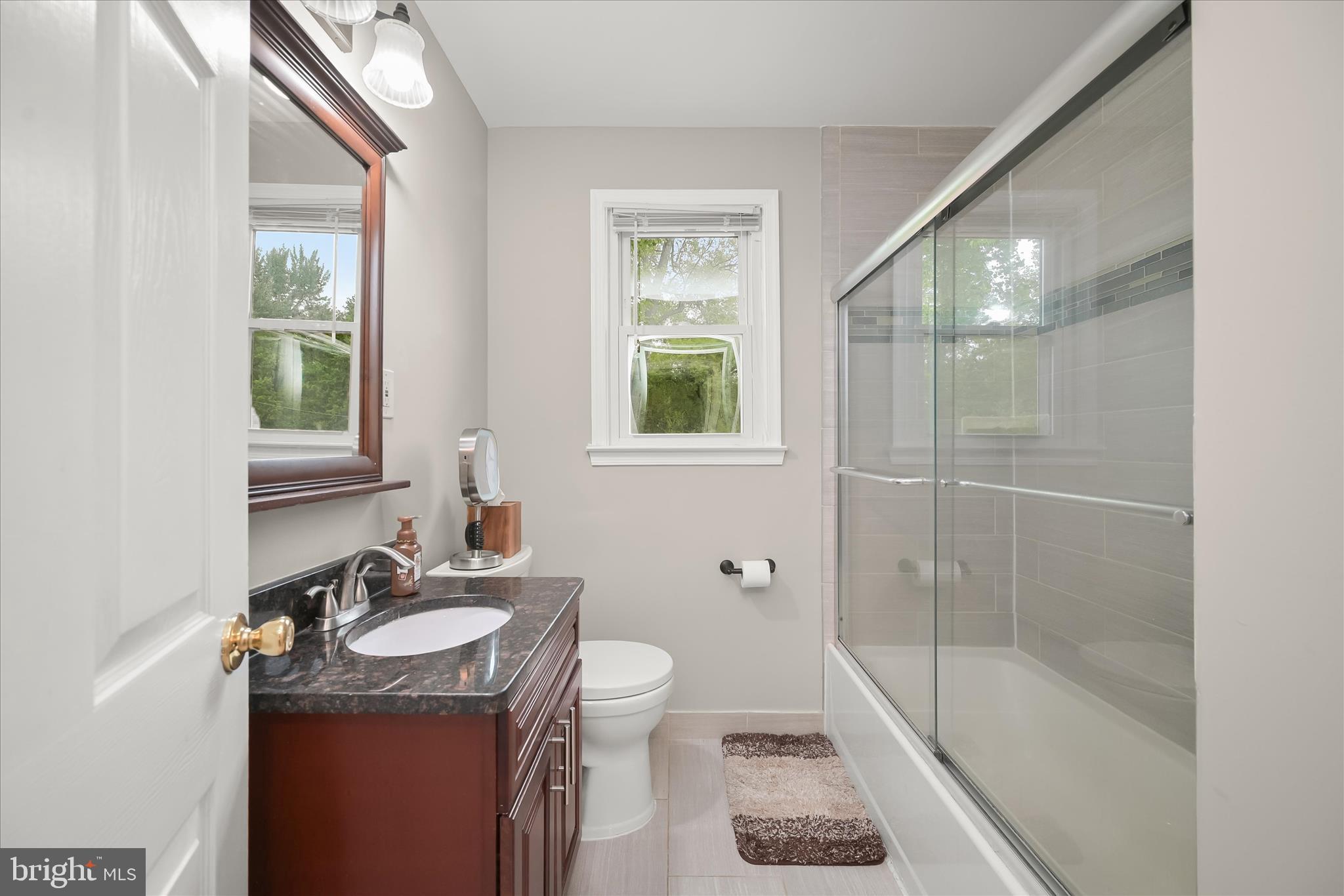 7403 Locust Drive Hanover, MD 21076 - Photo 19 of 43 Full Bathroom