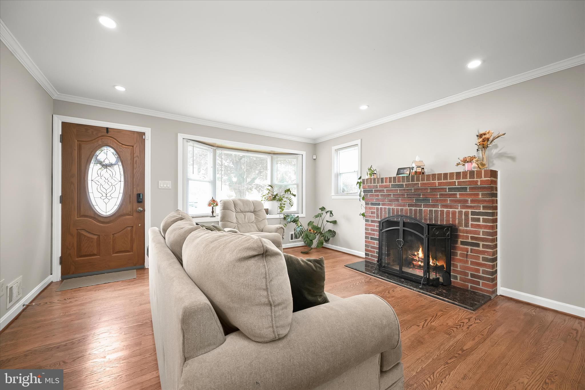 7403 Locust Drive Hanover, MD 21076 - Photo 4 of 43 Living Room