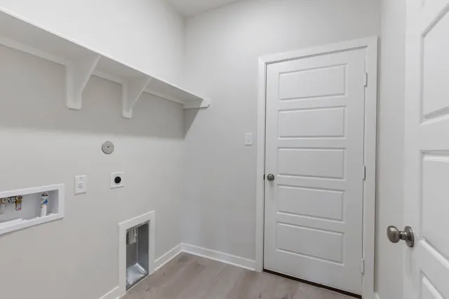 a view of walk in closet