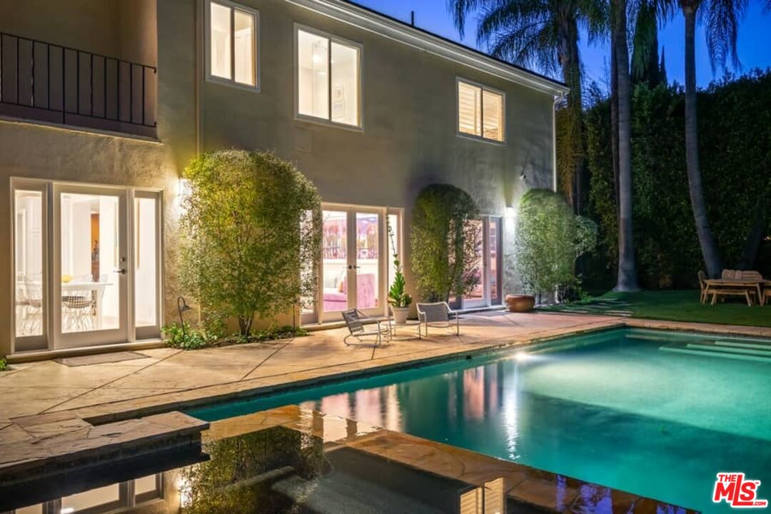 3104 Hutton Drive Beverly Hills, CA 90210 - Photo 35 of 37 a view of a house with pool and sitting area