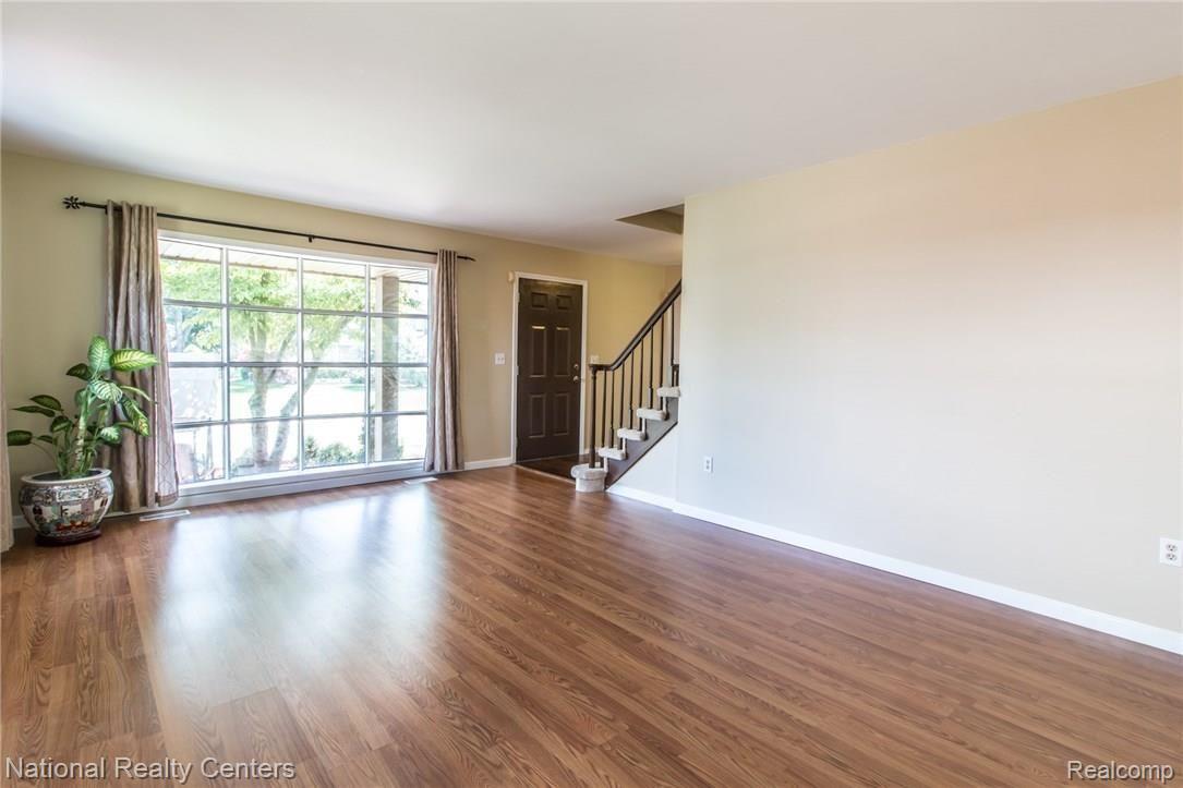 752 Lion Street Rochester, MI 48307 - Photo 10 of 24 IMG_6305-HDR.jpg