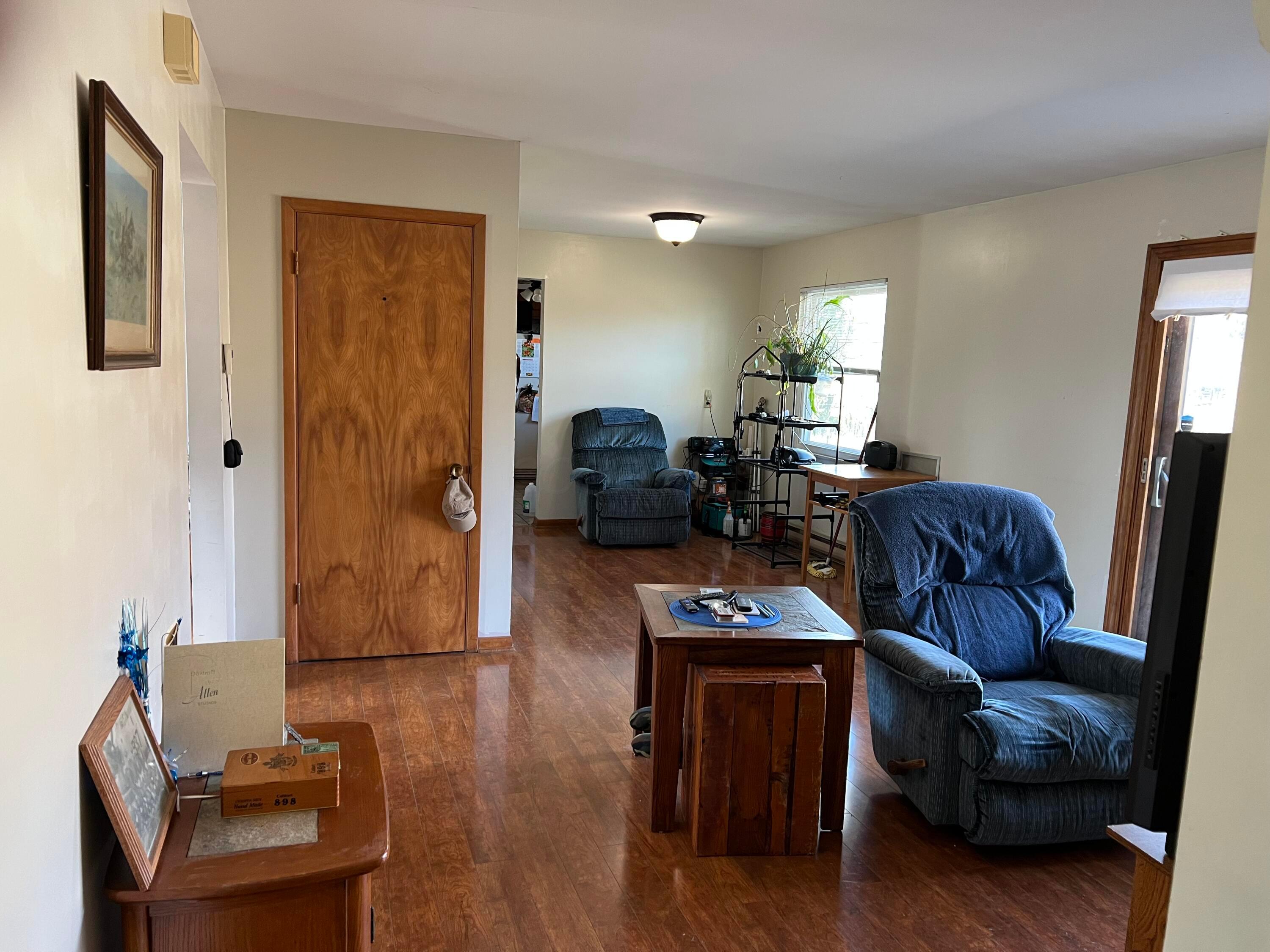 5560 Refugee Road Baltimore, OH 43105 - Photo 19 of 19 Living Room Dining Combo