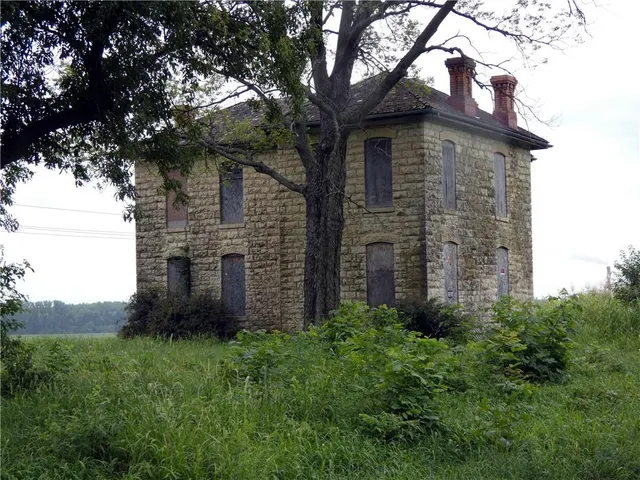 $1,100,000 | 1903 East 1400th Road, Lawrence, KS 66044