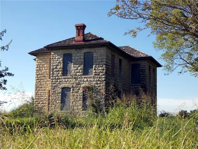 $1,100,000 | 1903 East 1400th Road, Lawrence, KS 66044