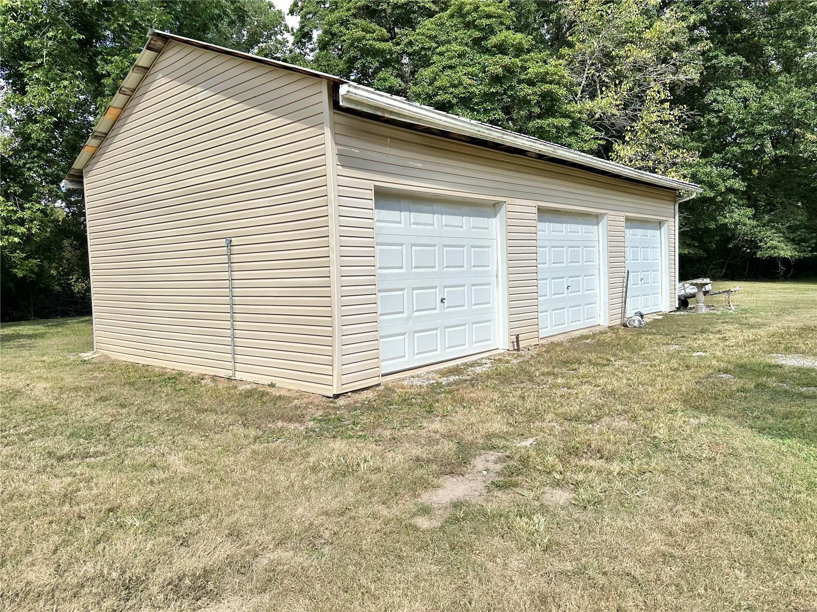 1382 Simmons Road O'Fallon, IL 62269 - Photo 9 of 43