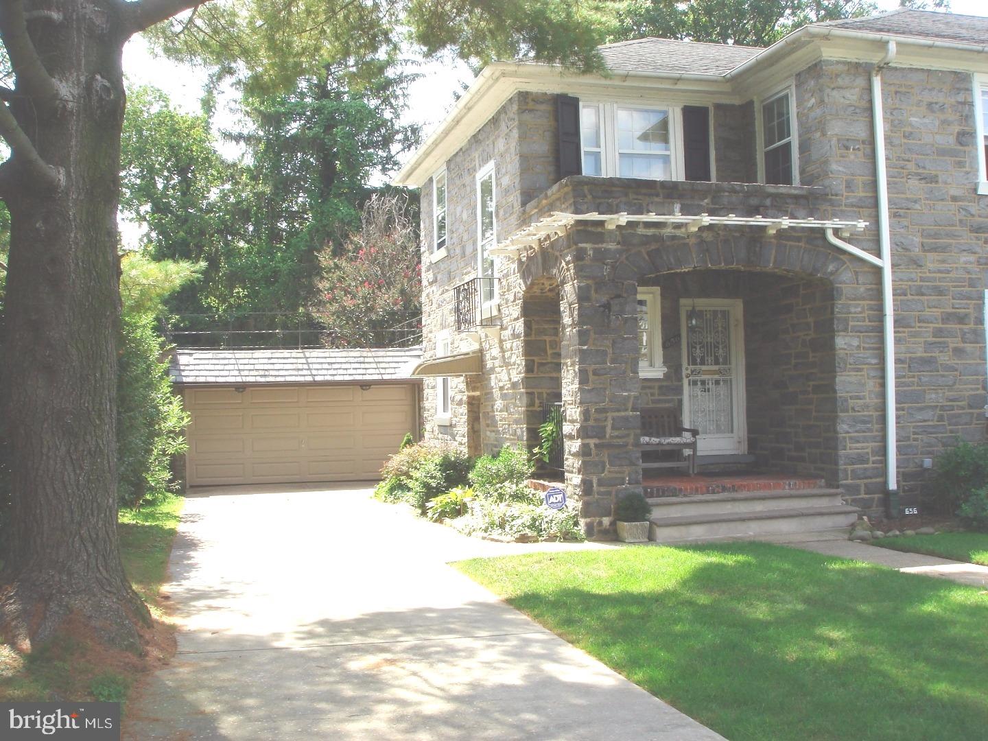 656 Arbor Road Yeadon, PA 19050 - Photo 3 of 24 Garage