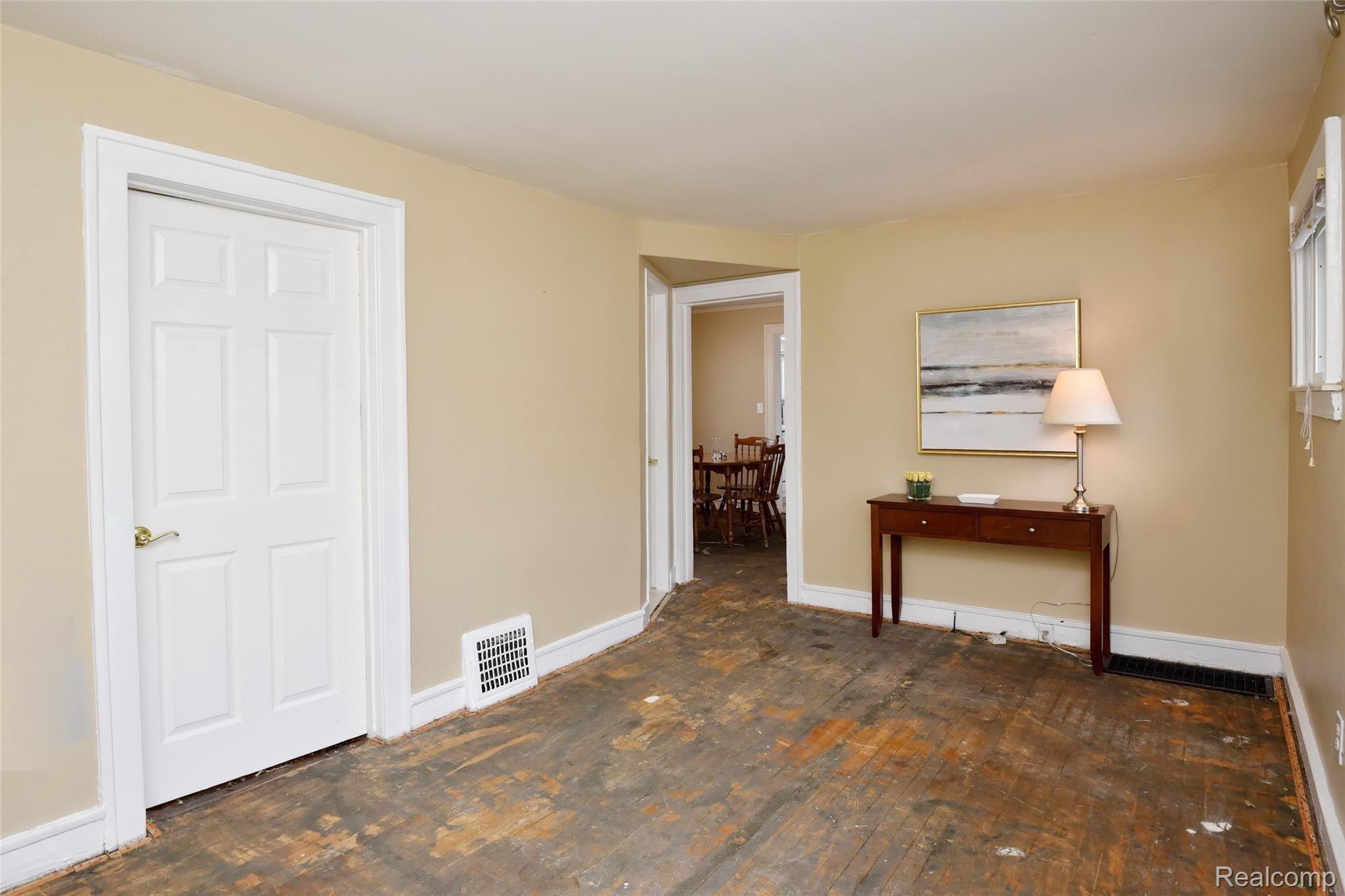 3138 Wakefield Road Berkley, MI 48072 - Photo 4 of 19 3138 Wakefield_04.JPG