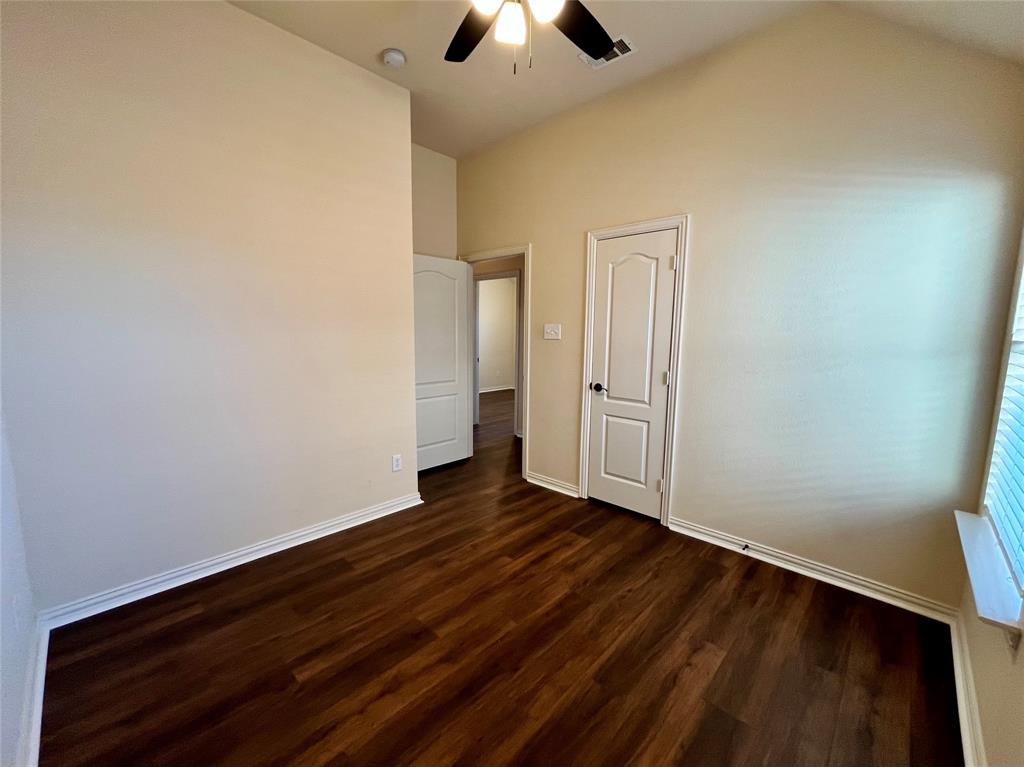 921 Raleigh Path Denton, TX 76208 - Photo 14 of 22