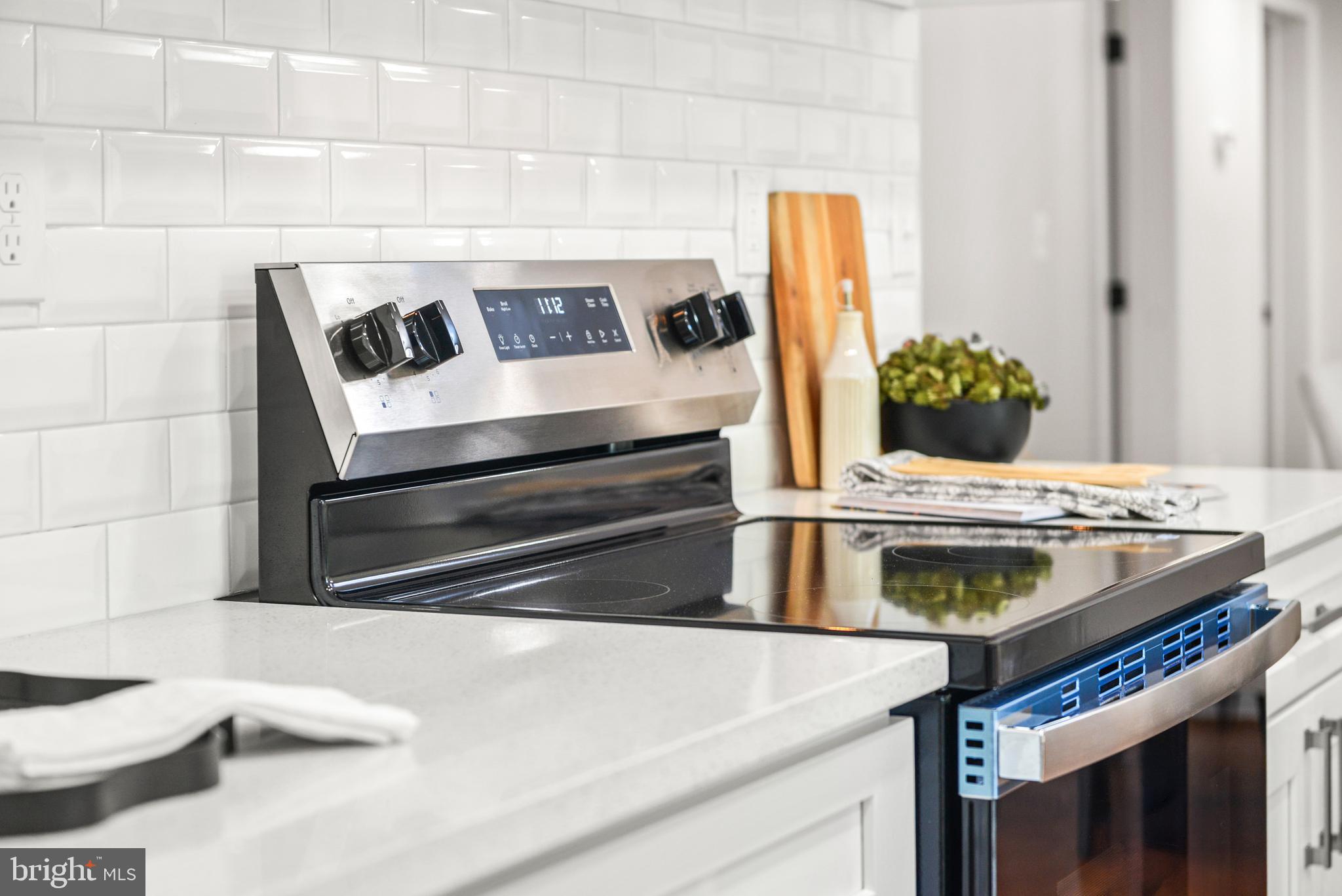 2528 Monocacy Bottom Road Adamstown, MD 21710 - Photo 22 of 61 Updated appliances in a move-in ready kitchen.