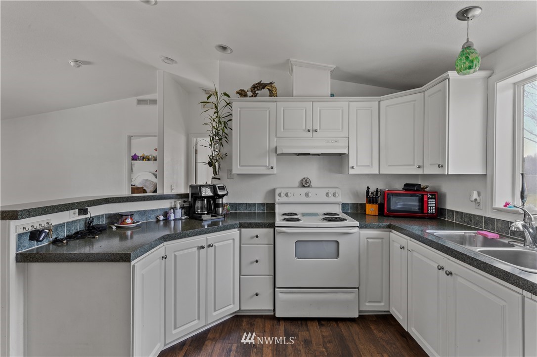 17 Fairbairn Road Montesano, WA 98563 - Photo 4 of 22 Gallery Image 4