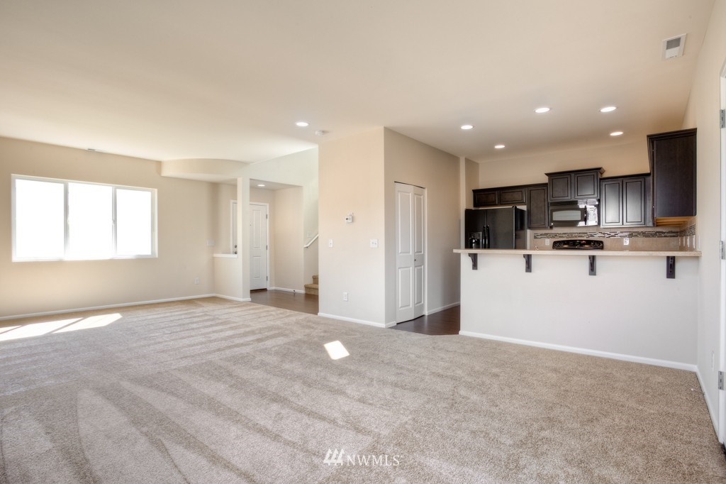 4702 East R Street, Unit 2707 Tacoma, WA 98404 - Photo 2 of 14 Gallery Image 2