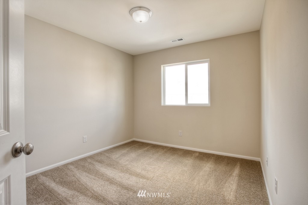 4702 East R Street, Unit 2707 Tacoma, WA 98404 - Photo 11 of 14 Gallery Image 11