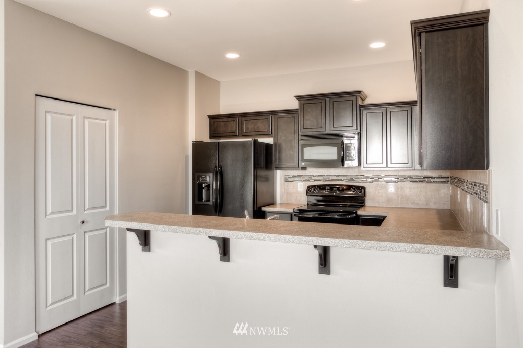 4702 East R Street, Unit 2707 Tacoma, WA 98404 - Photo 4 of 14 Gallery Image 4