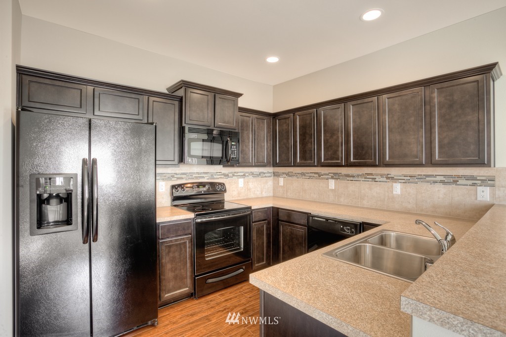 4702 East R Street, Unit 2707 Tacoma, WA 98404 - Photo 5 of 14 Gallery Image 5