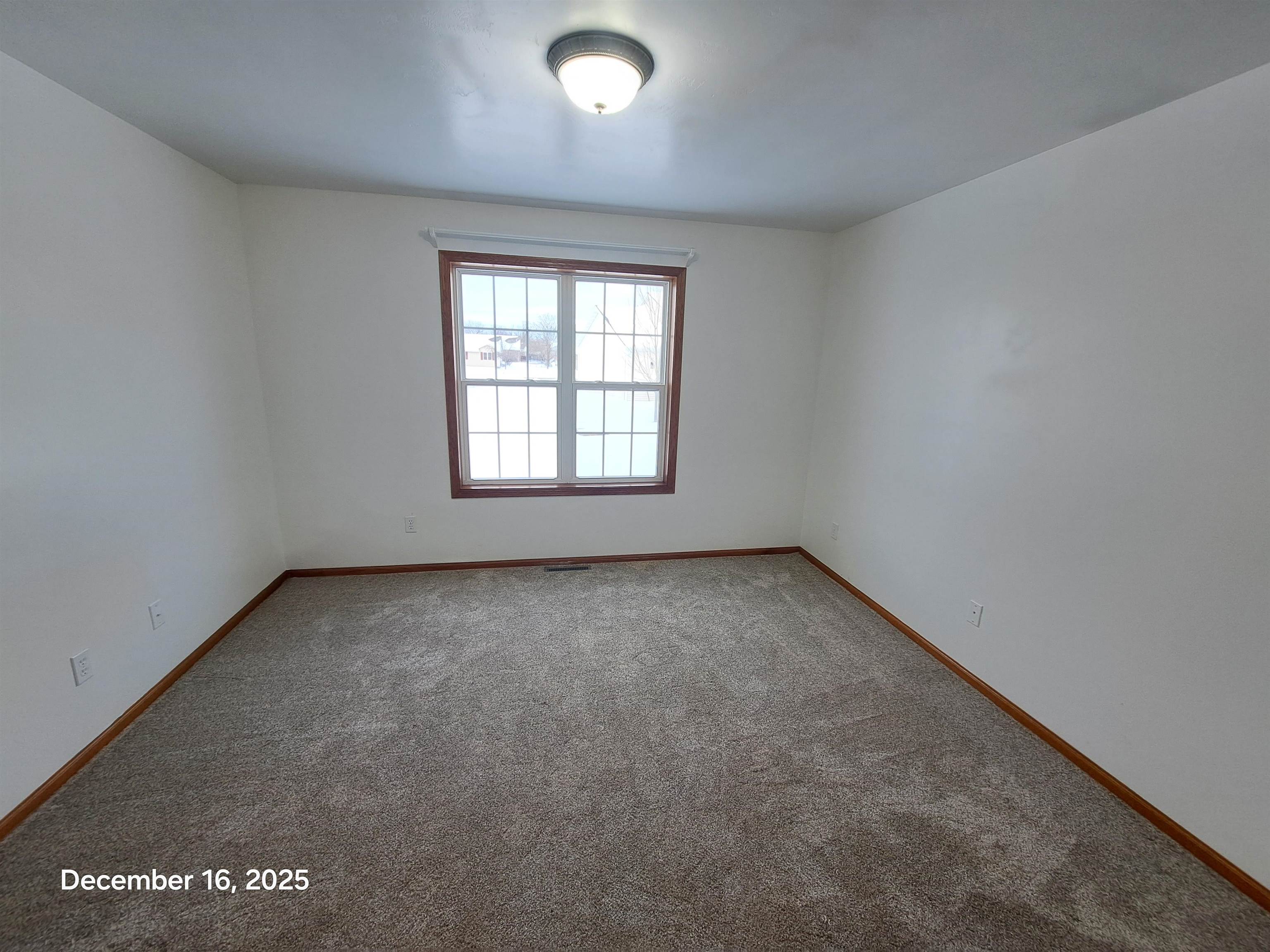 2286 Spring Meadow Drive Neenah, WI 54956 - Photo 11 of 23