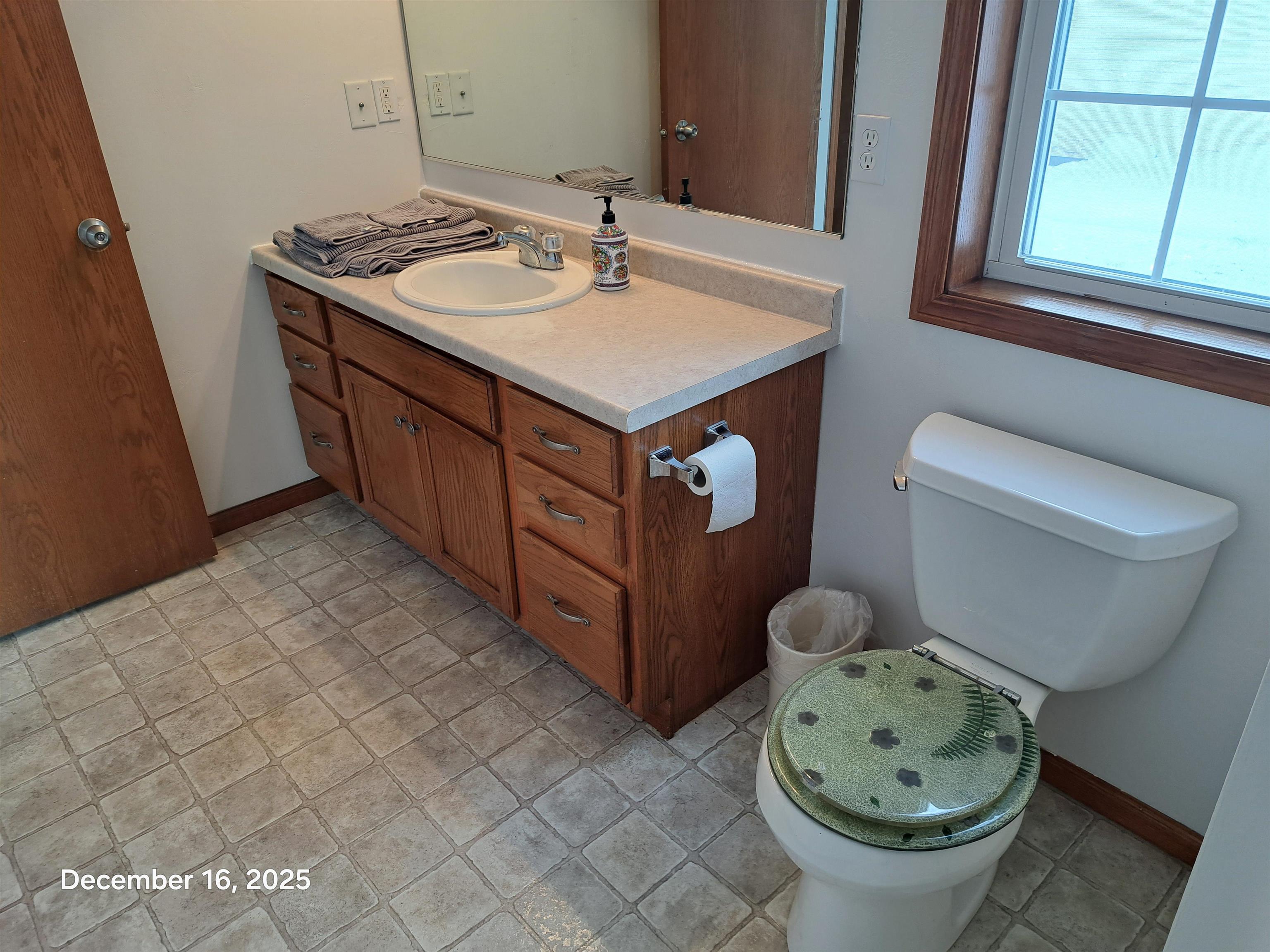 2286 Spring Meadow Drive Neenah, WI 54956 - Photo 15 of 23