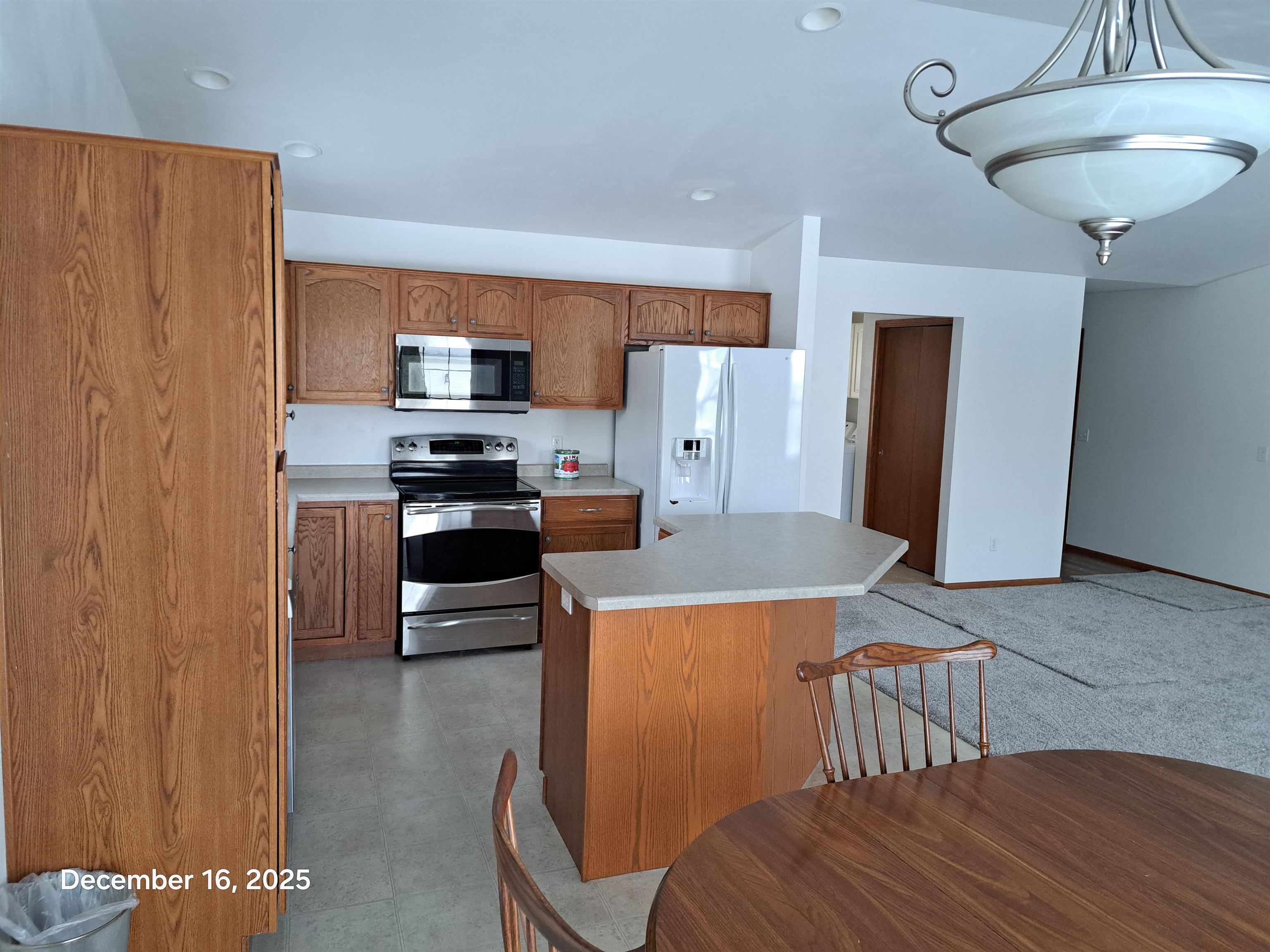 2286 Spring Meadow Drive Neenah, WI 54956 - Photo 8 of 23