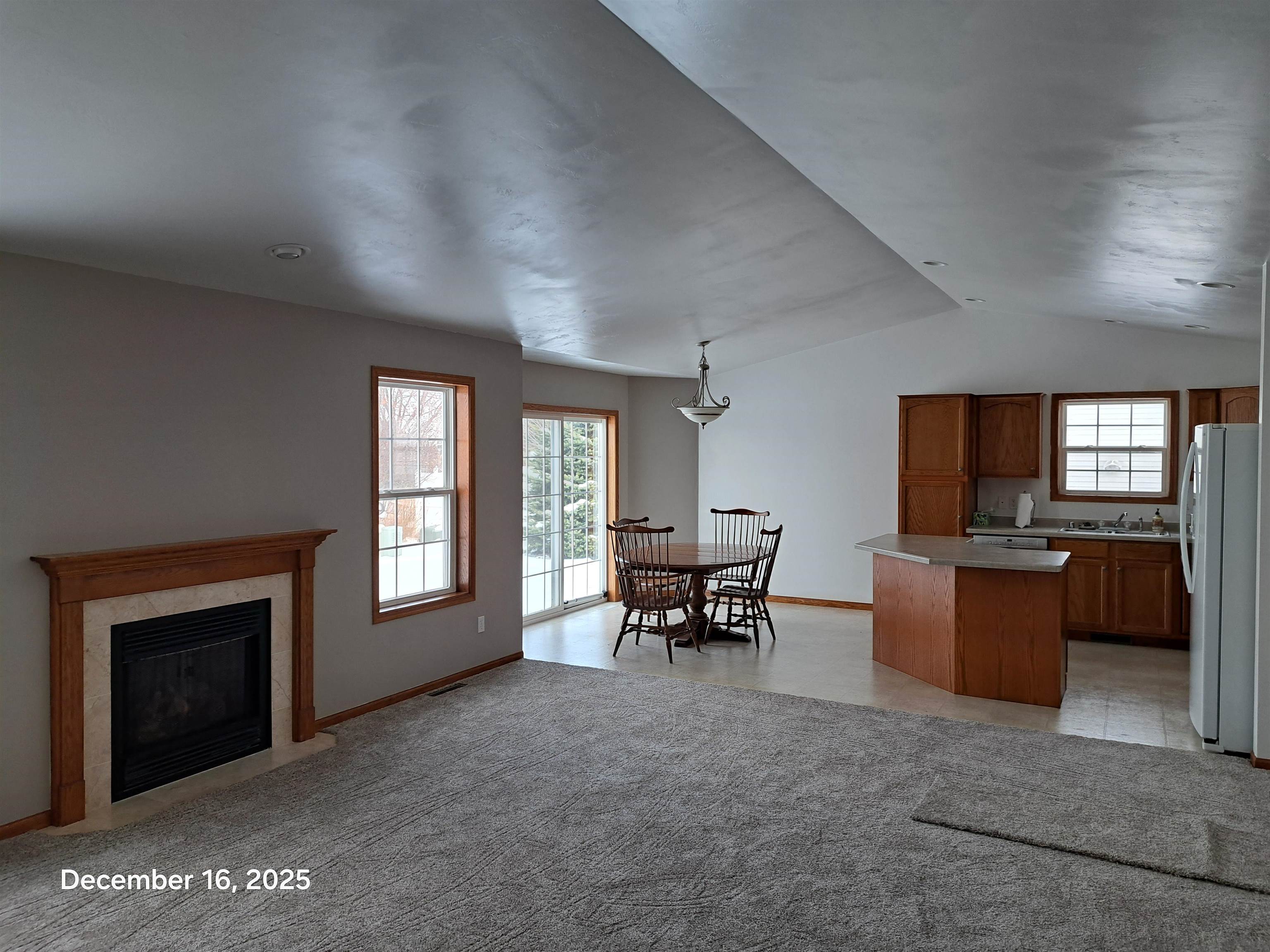 2286 Spring Meadow Drive Neenah, WI 54956 - Photo 10 of 23