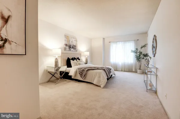 $525,000 | 8370 Greensboro Drive, Unit 107, McLean, VA 22102