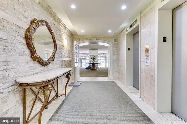 $525,000 | 8370 Greensboro Drive, Unit 107, McLean, VA 22102