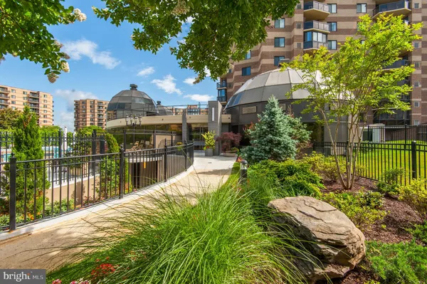 $525,000 | 8370 Greensboro Drive, Unit 107, McLean, VA 22102