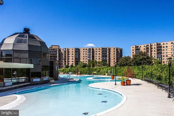 $525,000 | 8370 Greensboro Drive, Unit 107, McLean, VA 22102