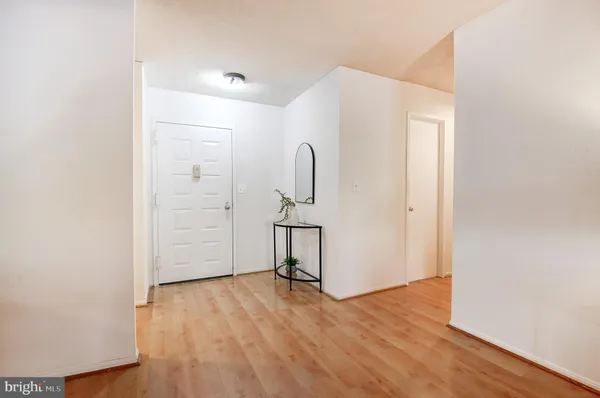 $525,000 | 8370 Greensboro Drive, Unit 107, McLean, VA 22102